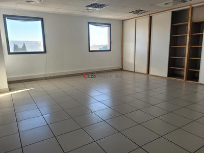 Bureau - 56 m²