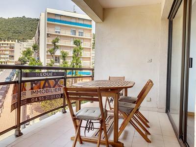 Appartement - 100 m² - 3 pièces