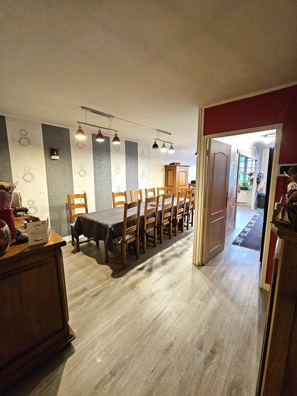 Maison - 180 m² - 6 pièces