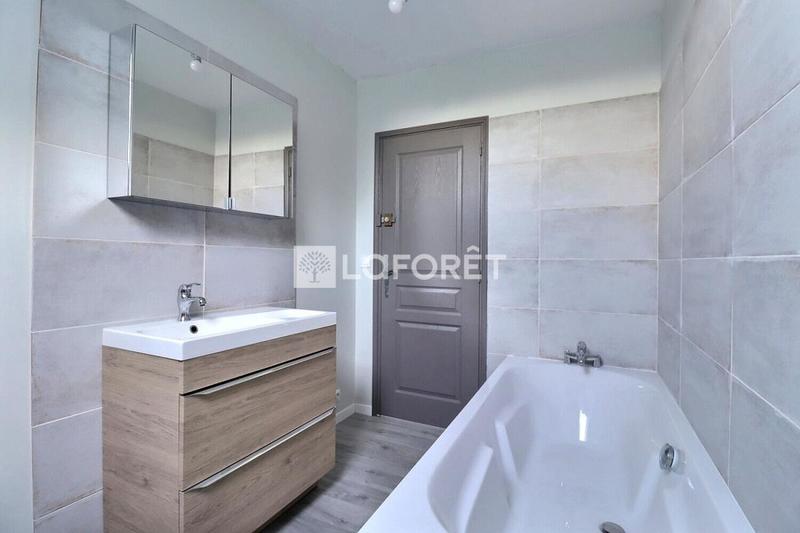 Maison - 295 m² - 8 pièces