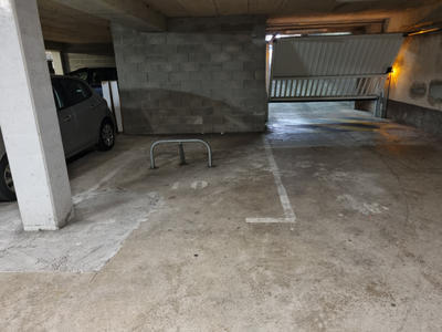 Parking / Garage
