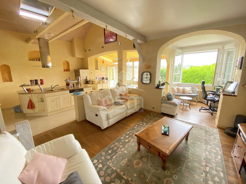 Maison ancienne - 230 m² - 7 pièces