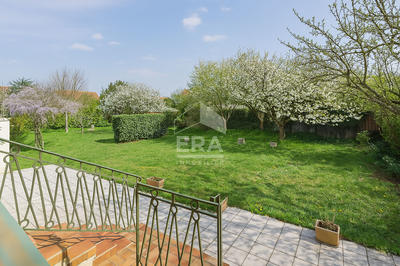 Maison - 270 m² - 11 pièces