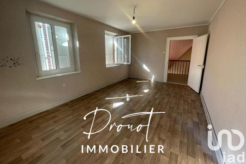 Maison - 238 m² - 9 pièces