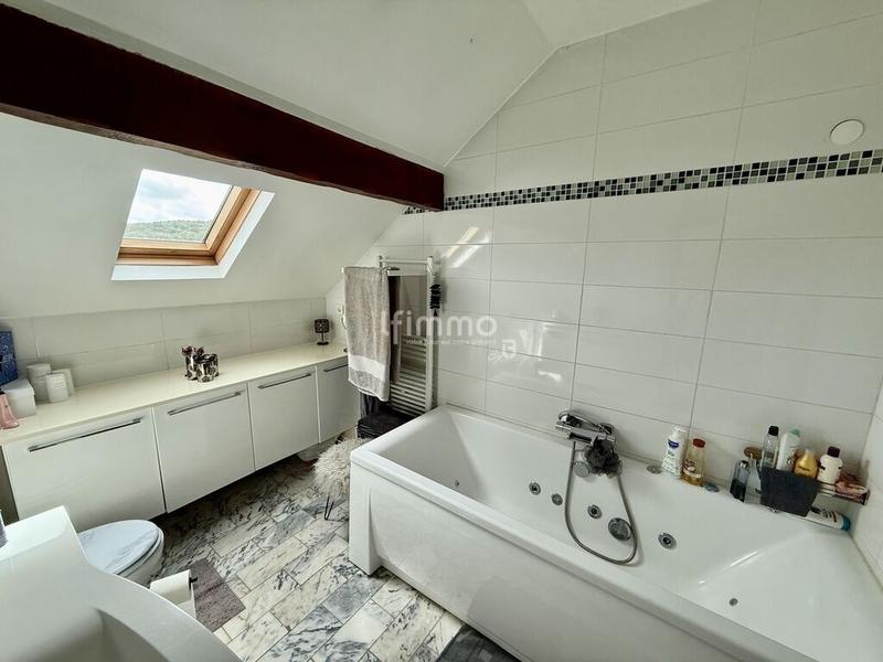 Maison - 177 m² - 8 pièces