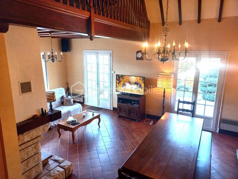 Maison traditionnelle - 135 m² - 7 pièces