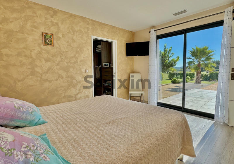 Propriété - 167 m² - 5 pièces