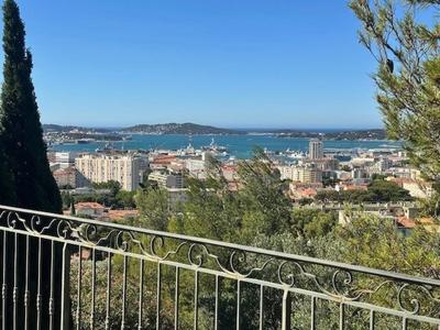 Maison - 170 m² - 5 pièces