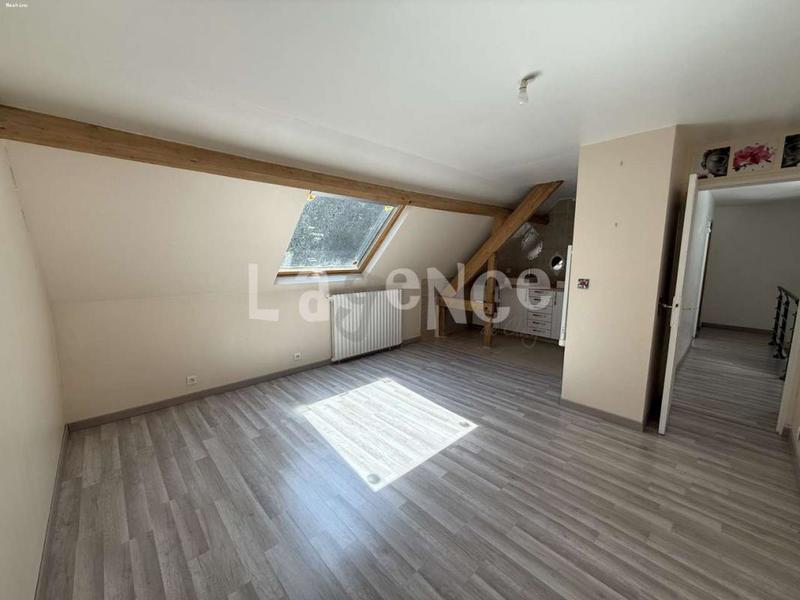 Pavillon - 135 m² - 8 pièces