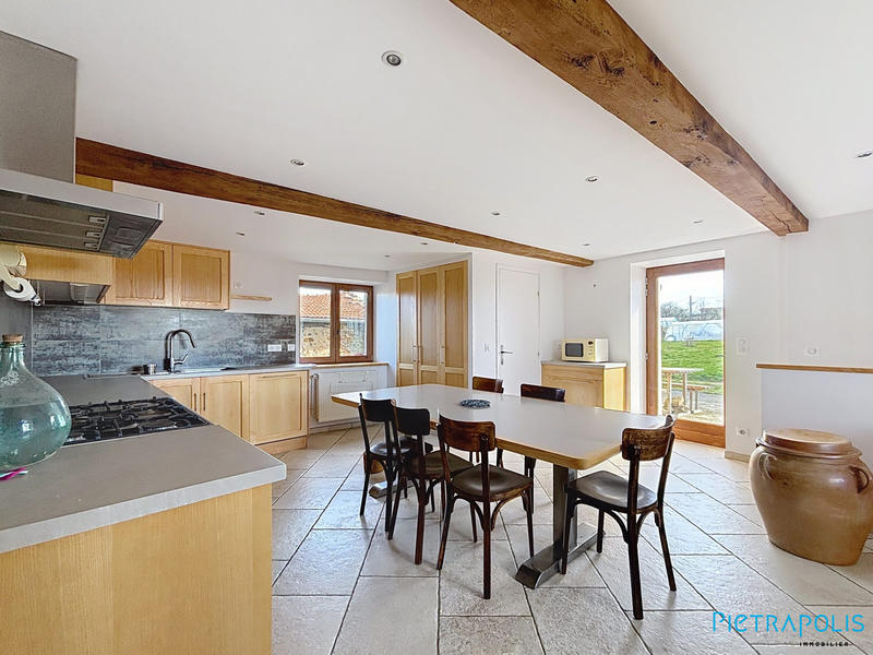 Maison - 198 m² - 8 pièces