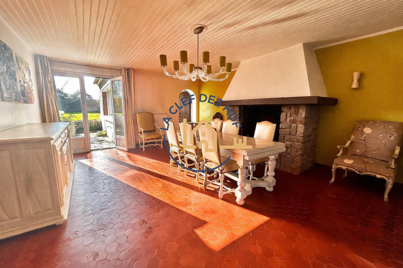 Maison - 212 m² - 5 pièces