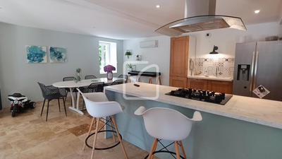 Maison - 203 m² - 6 pièces