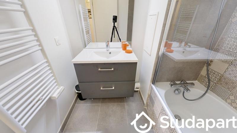 Chambre - 9 m² - 1 pièce