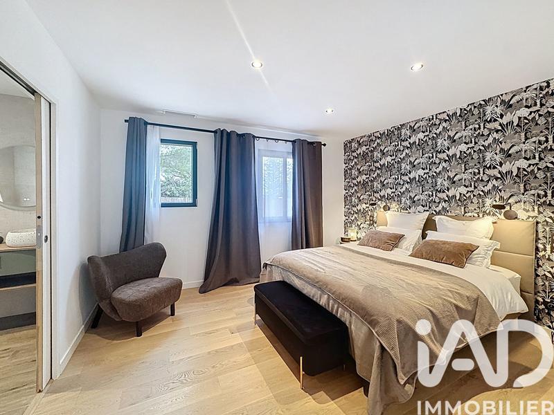 Maison - 265 m² - 8 pièces