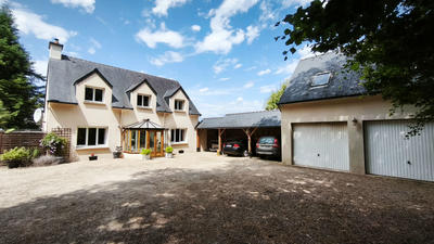 Maison - 125 m² - 8 pièces