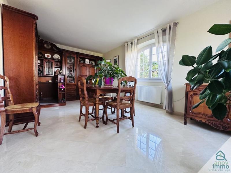 Maison - 177 m² - 8 pièces