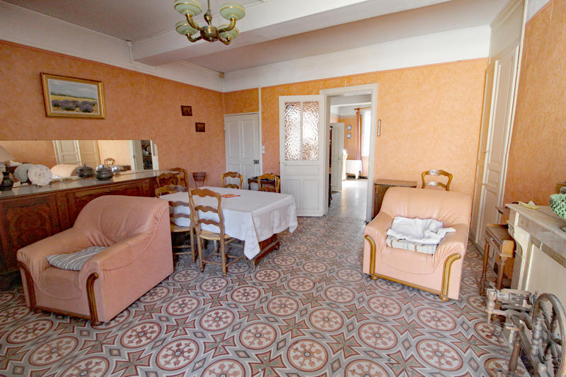 Maison - 450 m² - 12 pièces