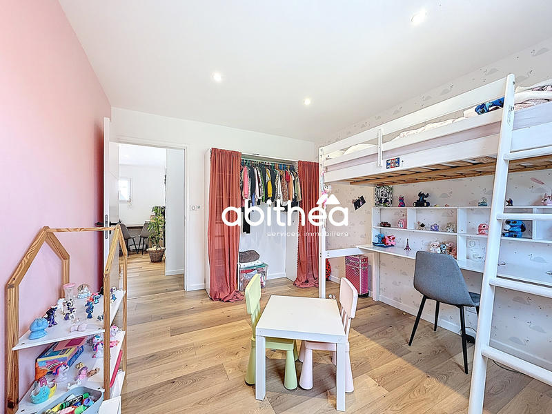 Maison - 181 m² - 8 pièces