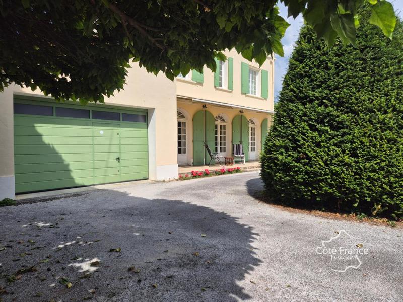 Maison de maîtres - 208 m² - 7 pièces