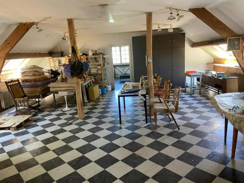 Propriété - 5 000 m² - 9 pièces