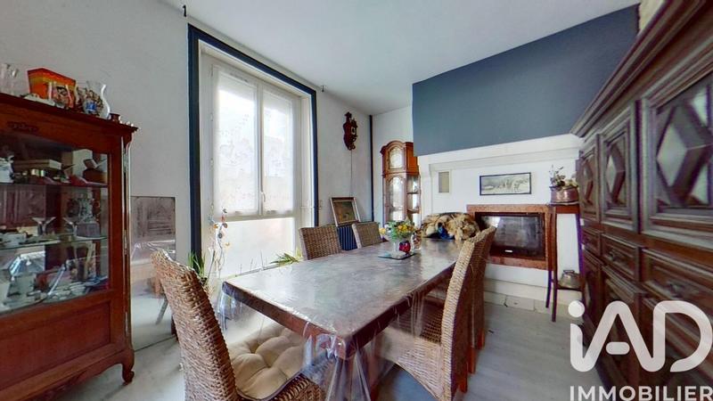 Maison - 224 m² - 7 pièces