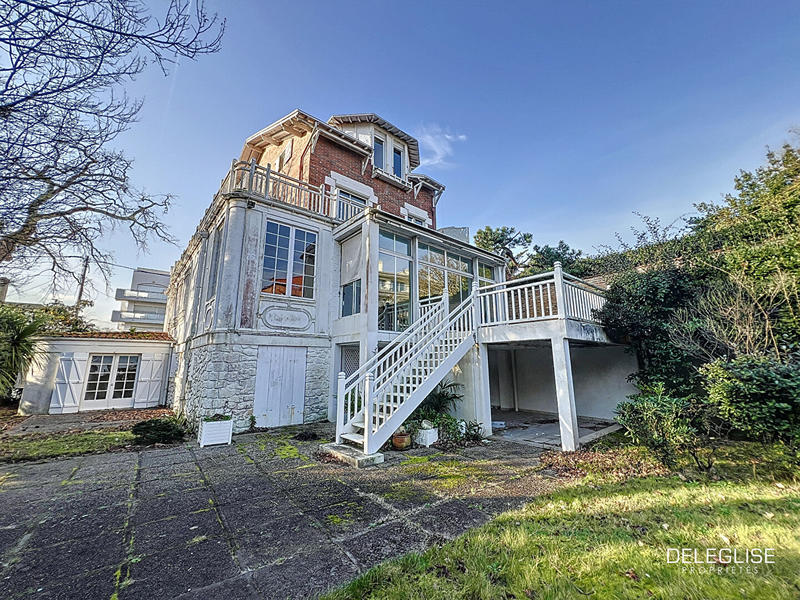 Demeure - 510 m² - 15 pièces