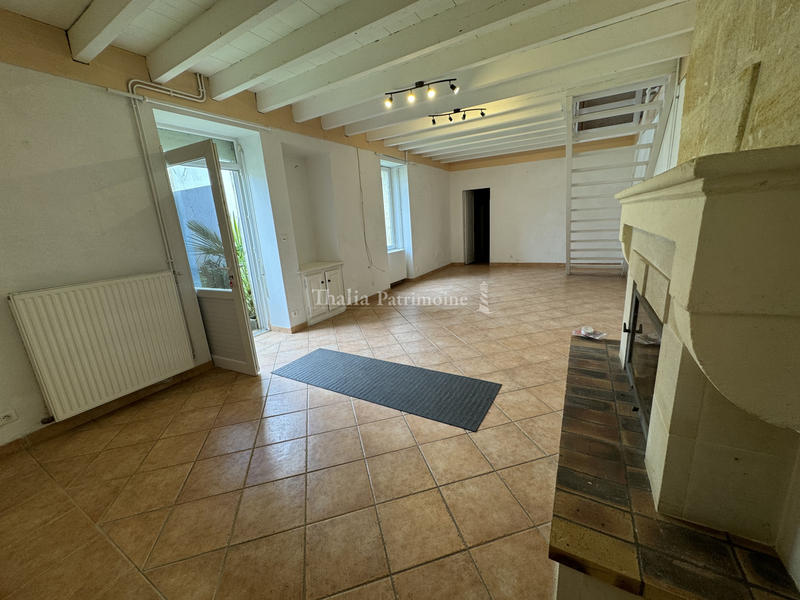 Maison - 220 m² - 8 pièces