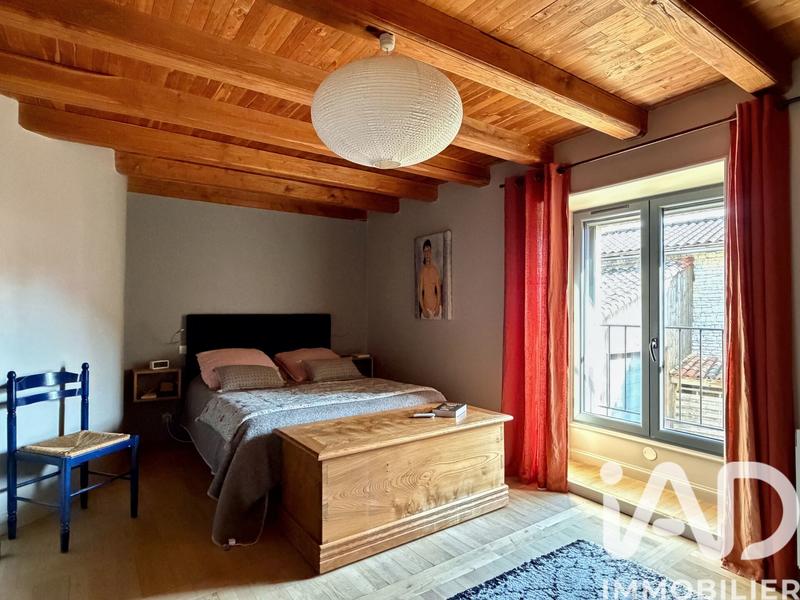 Maison - 212 m² - 8 pièces