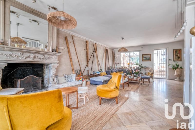 Maison - 431 m² - 9 pièces