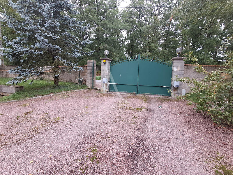 Maison - 305 m² - 10 pièces