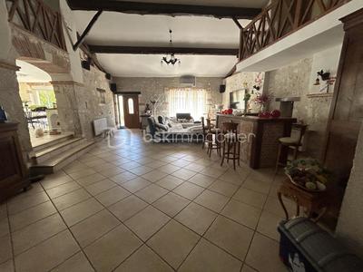 Propriété - 396 m² - 10 pièces