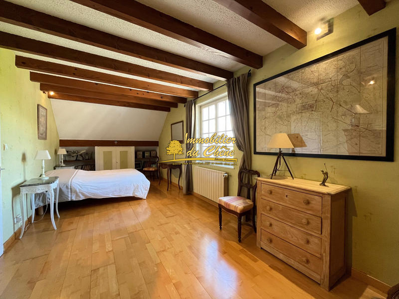 Maison - 216 m² - 7 pièces