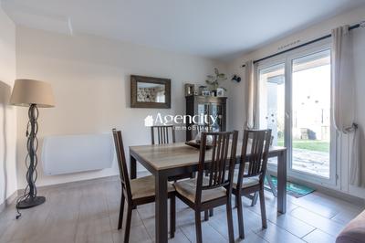 Maison - 99 m² - 5 pièces