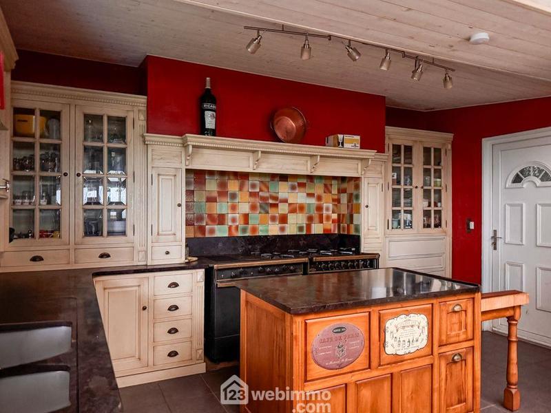 Maison de village - 377 m² - 7 pièces