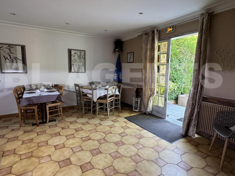 Local commercial - 117 m² - 7 pièces