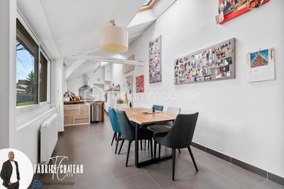 Maison - 200 m² - 8 pièces