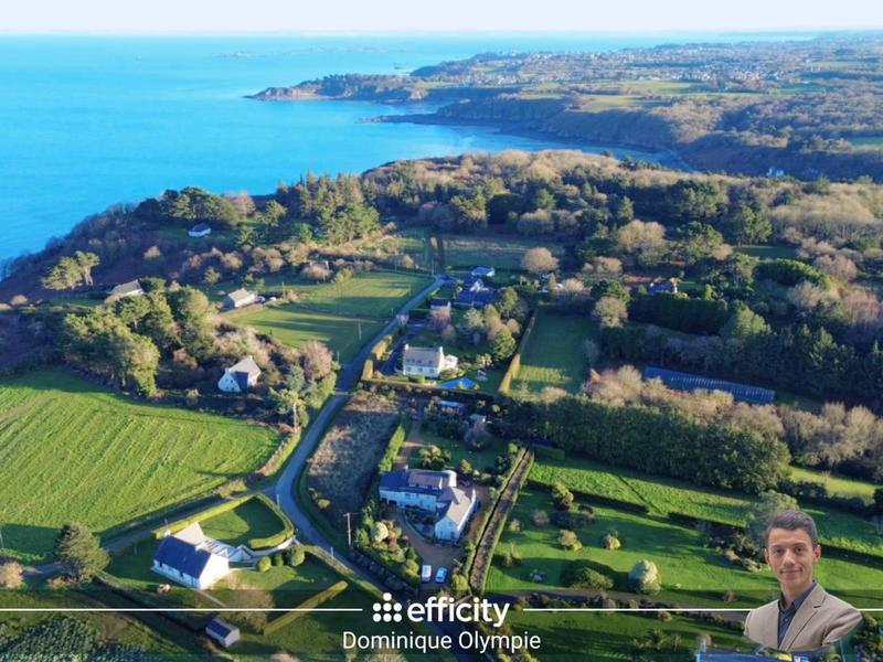 Maison - 340 m² - 16 pièces