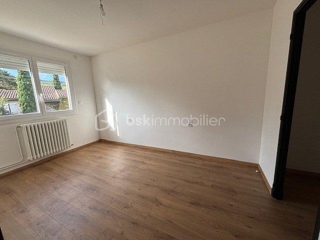 Immeuble - 142 m² - 10 pièces