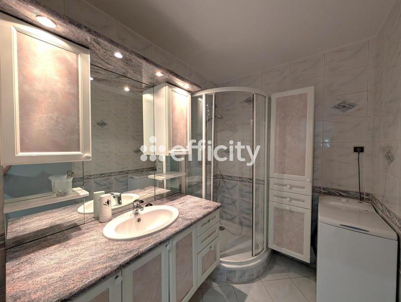 Appartement - 90 m² - 4 pièces