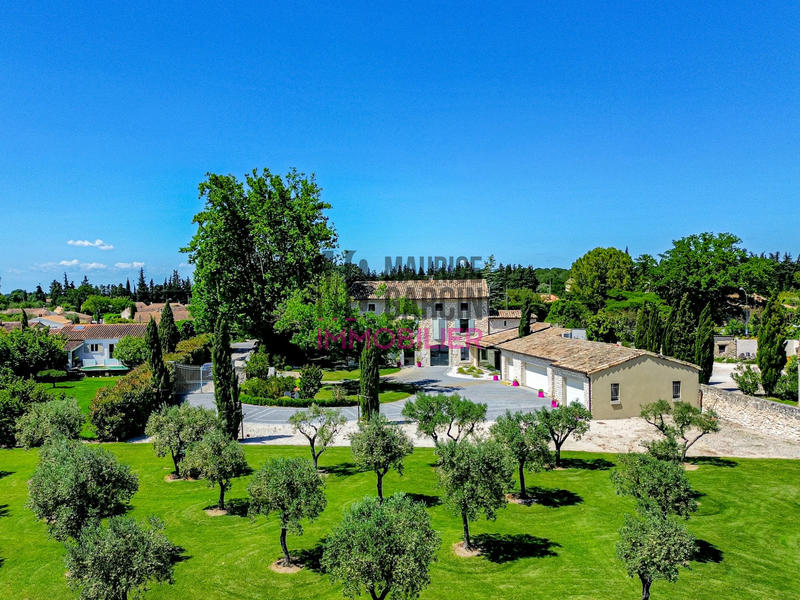 Maison - 468 m² - 7 pièces