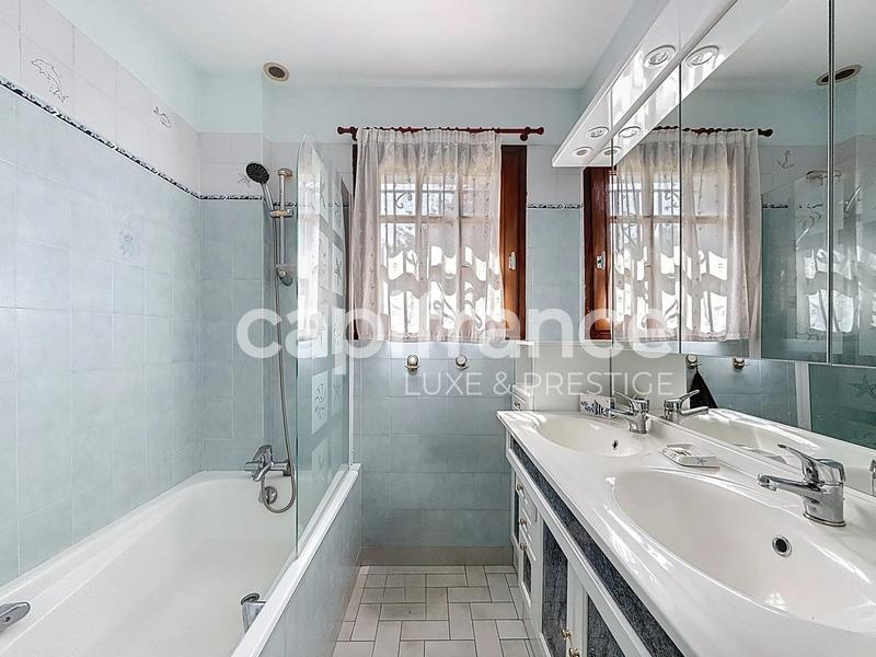 Maison - 212 m² - 8 pièces