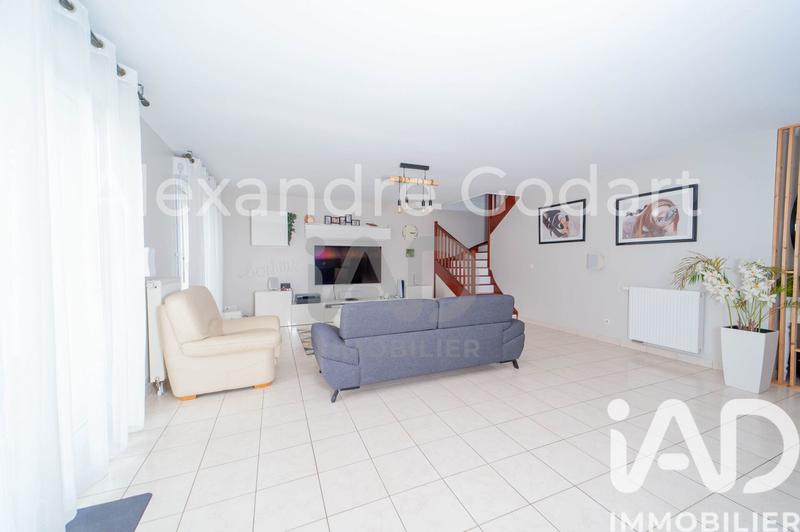 Maison - 211 m² - 8 pièces