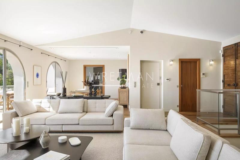 Villa - 291 m² - 7 pièces