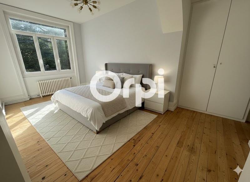 Maison - 226 m² - 12 pièces