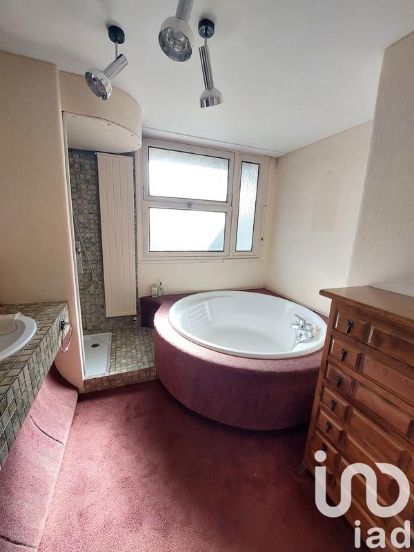 Maison - 290 m² - 8 pièces