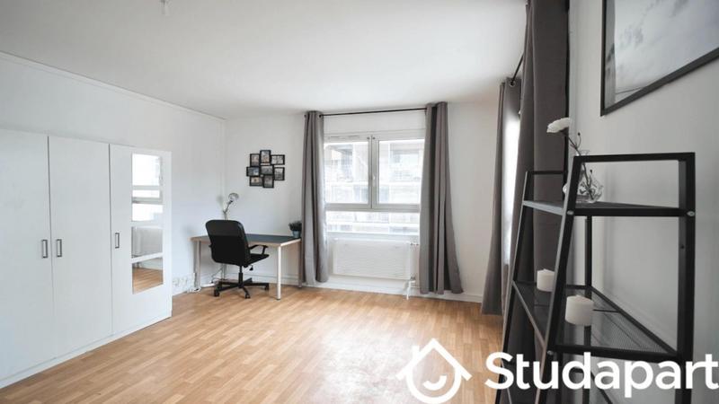 Chambre - 11 m² - 1 pièce