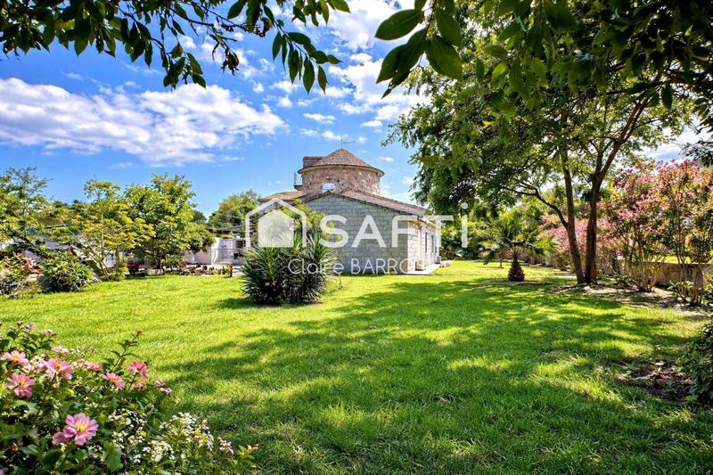 Villa - 280 m² - 8 pièces