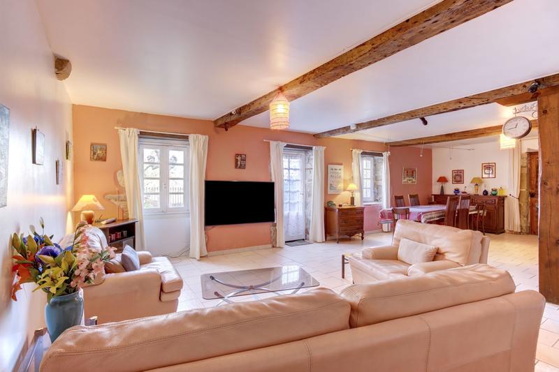 Maison - 250 m² - 13 pièces