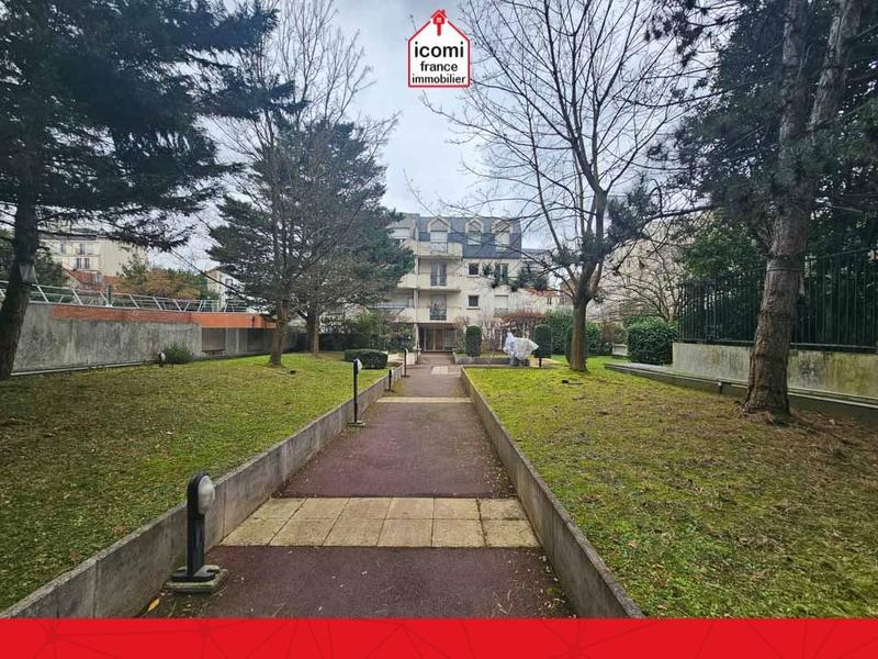 Studio - 30 m² - 1 pièce