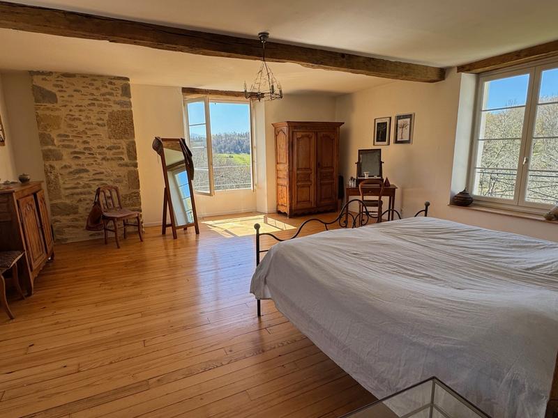 Maison - 445 m² - 10 pièces